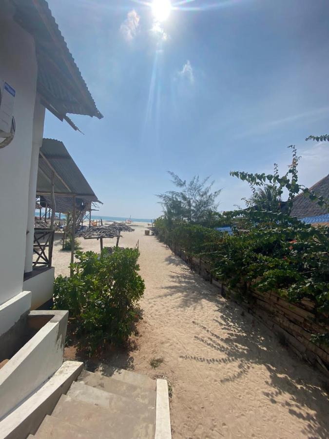 Ndiro Beach House Kendwa Bed & Breakfast エクステリア 写真