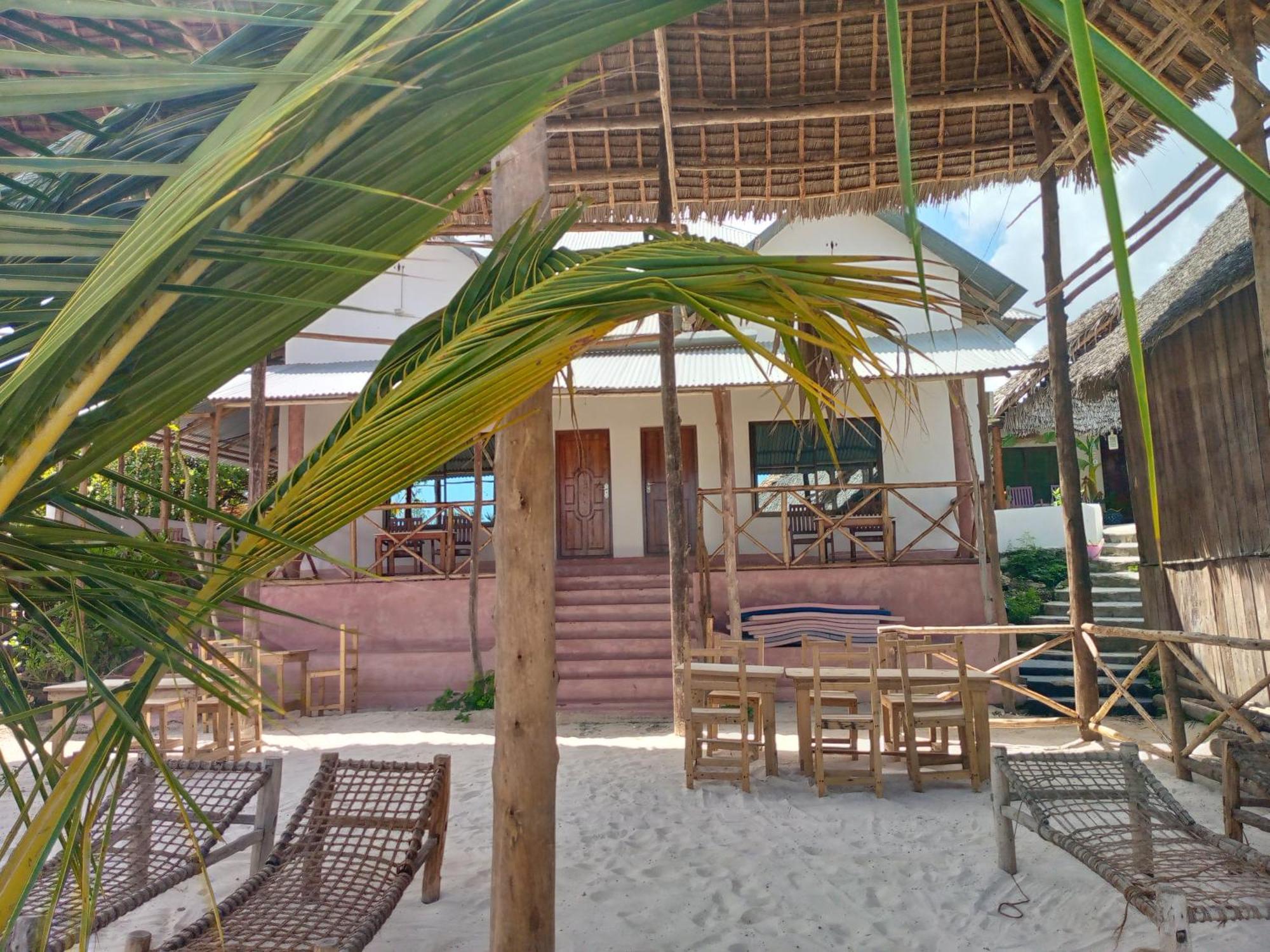 Ndiro Beach House Kendwa Bed & Breakfast エクステリア 写真